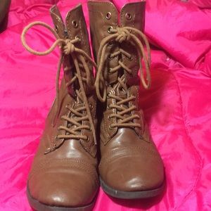 Size 7 1/2 brown combat boots with plaid inside